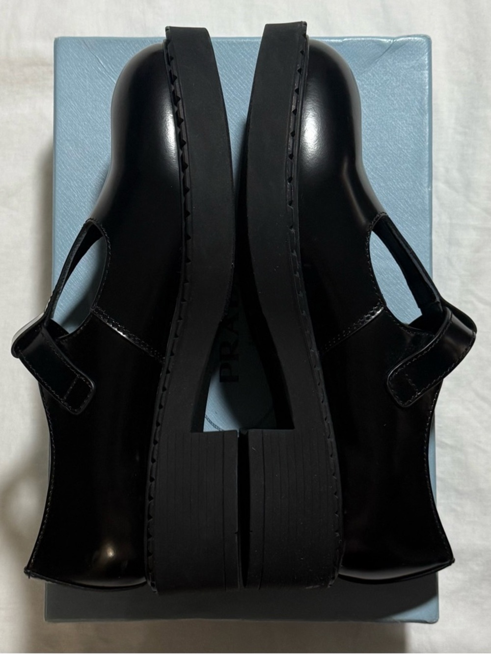 Prada Womens black leather shoe sandals - Picture 7 of 9